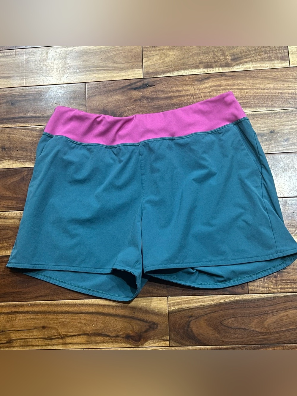 Cotopaxi Vamos Shorts Womens M Teal Pink Hiking Trail Running Outdoor 4 Inch